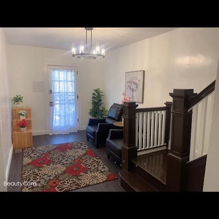 Nice Bedroom Next Johns Hopkin University Baltimore Exterior photo